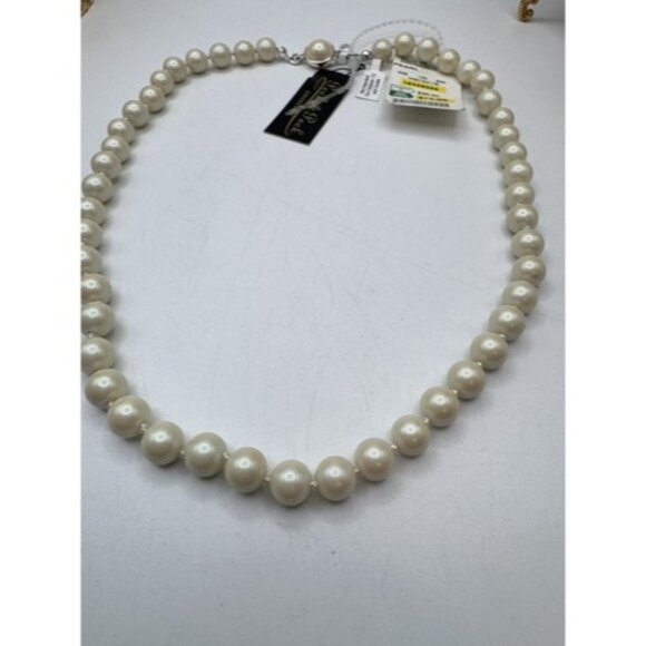 White Faux Pearl Necklace Knotted 18” Strand Peck & Peck Bridal NWT - Picture 9 of 10